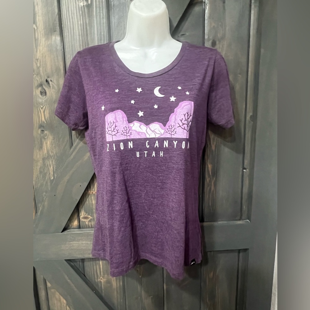Zion Canyon Utah Purple T Shirt techstyles sportswear small